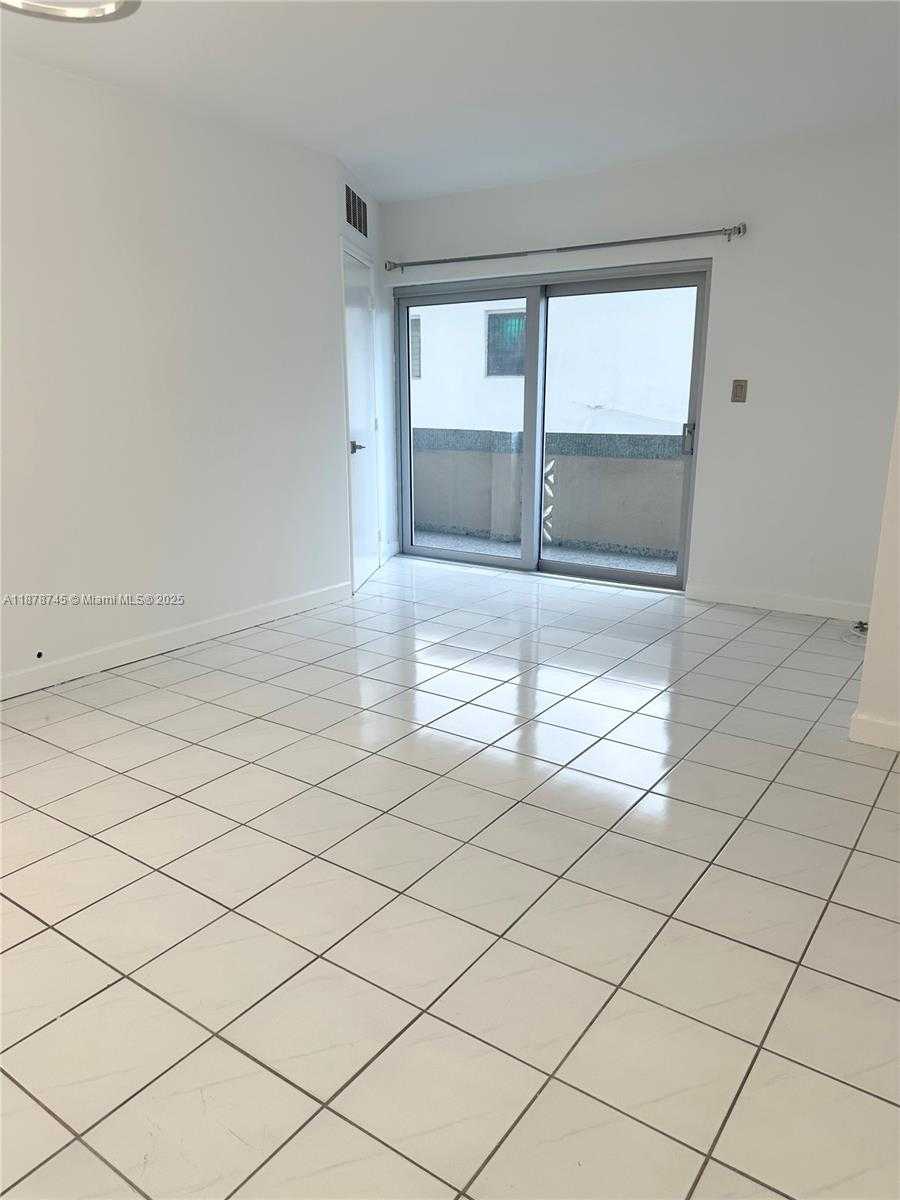 Small Image of 8400 BYRON AVE #2D, Miami Beach Number 5