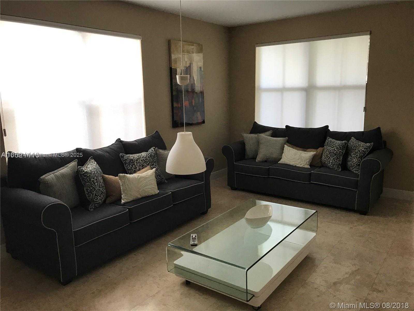 Small Image of 9960 NORTH WEST 10 ST, Doral Number 4