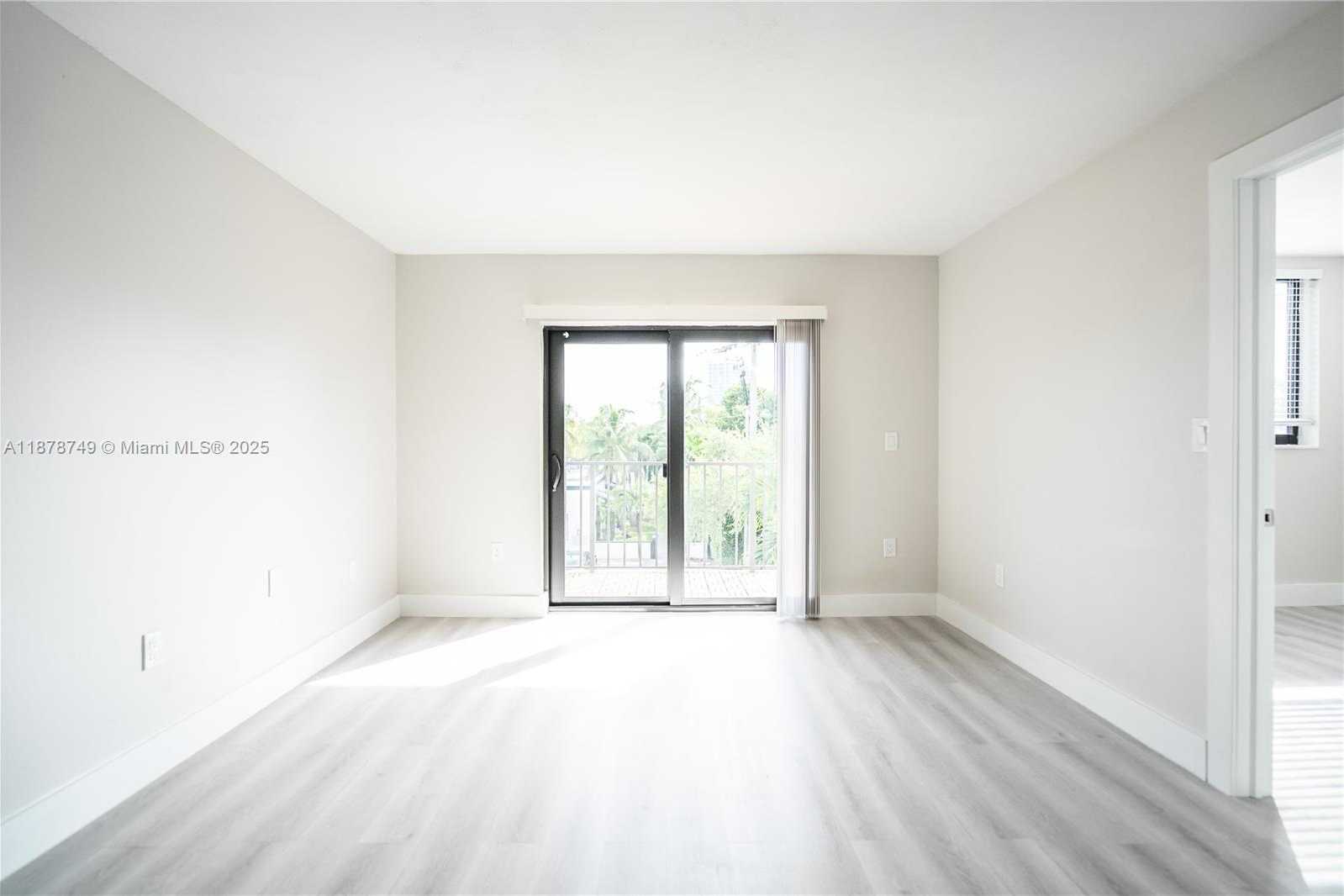 Small Image of 6960 RUE VENDOME #301, Miami Beach Number 10