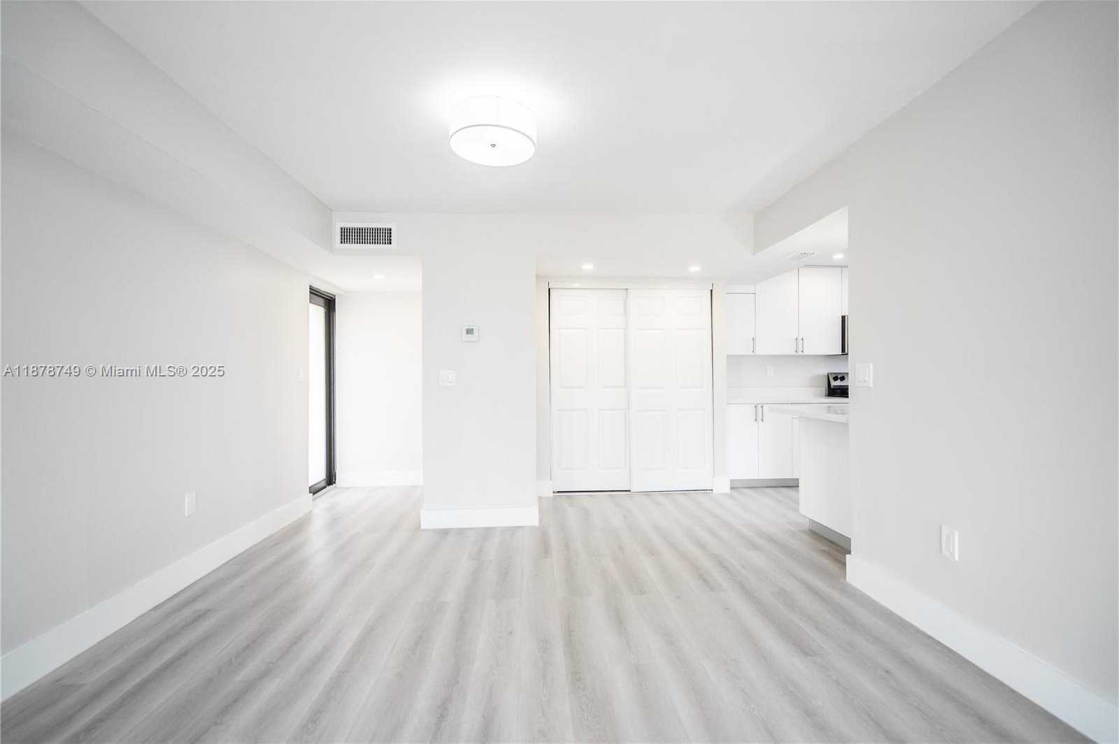 Small Image of 6960 RUE VENDOME #301, Miami Beach Number 11