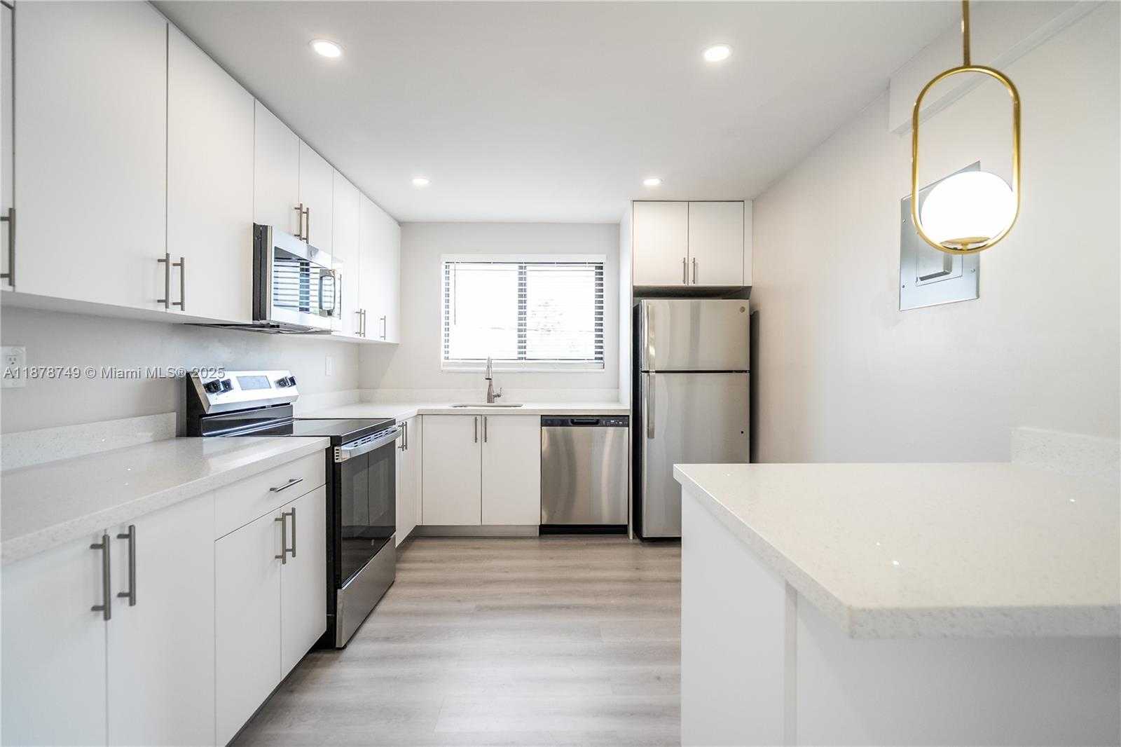 Small Image of 6960 RUE VENDOME #301, Miami Beach Number 12