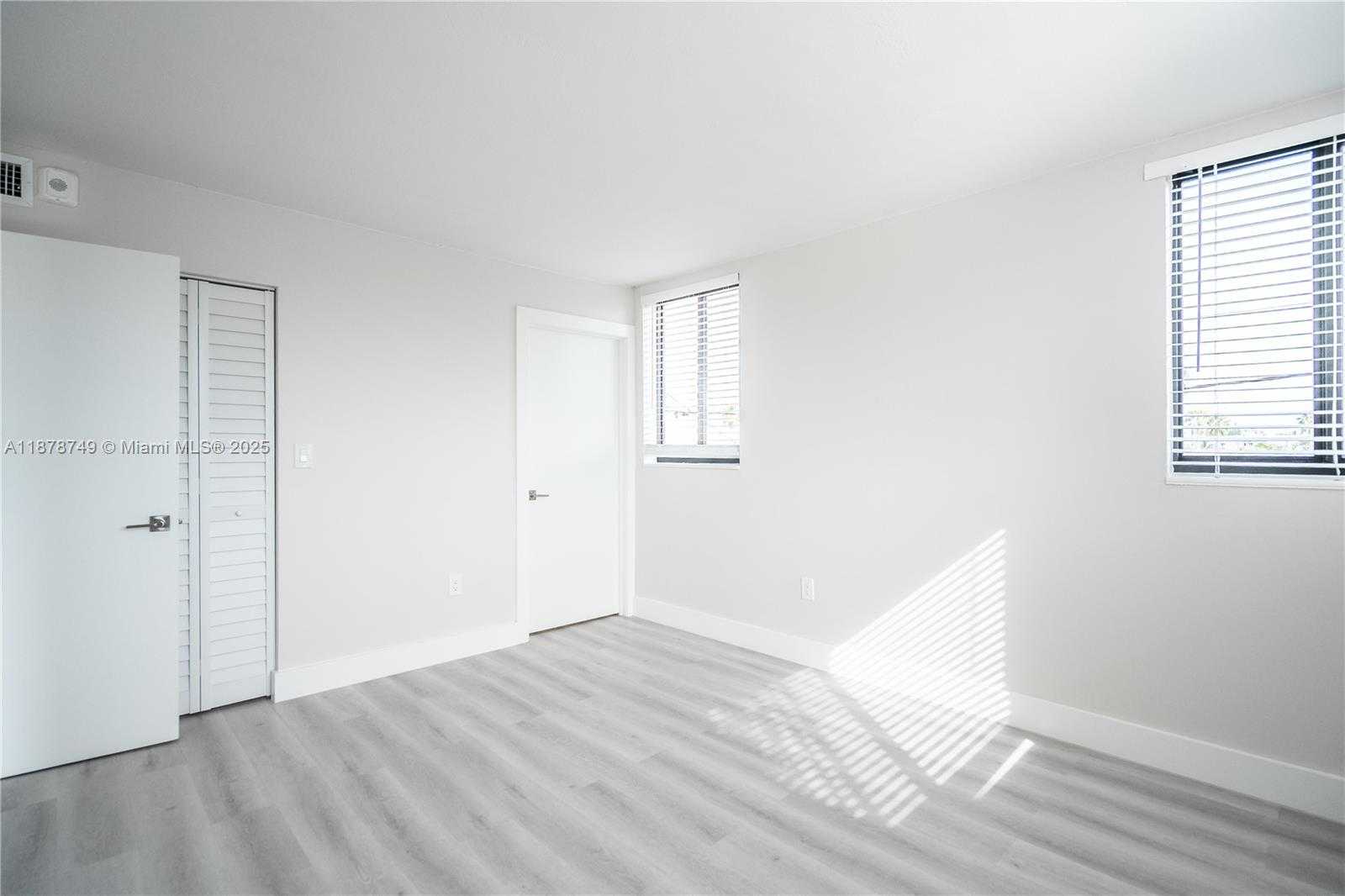 Small Image of 6960 RUE VENDOME #301, Miami Beach Number 21