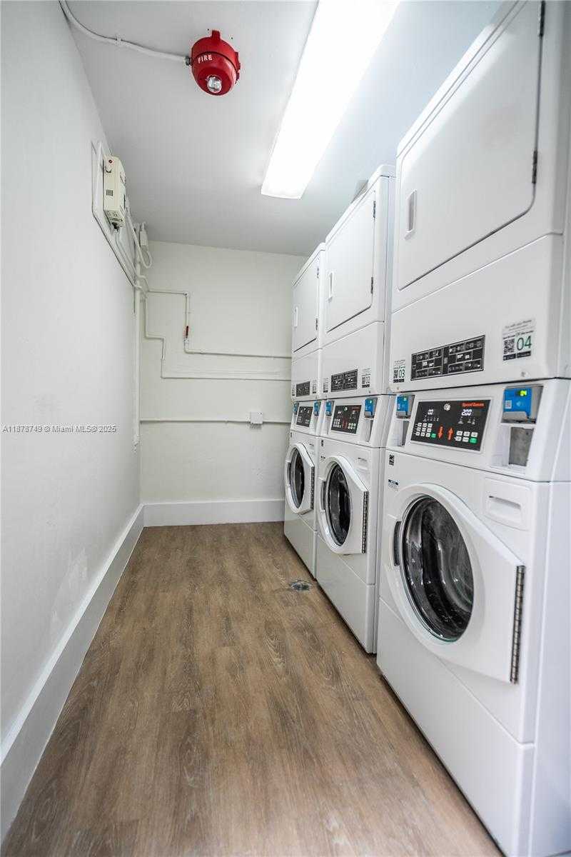 Small Image of 6960 RUE VENDOME #301, Miami Beach Number 28