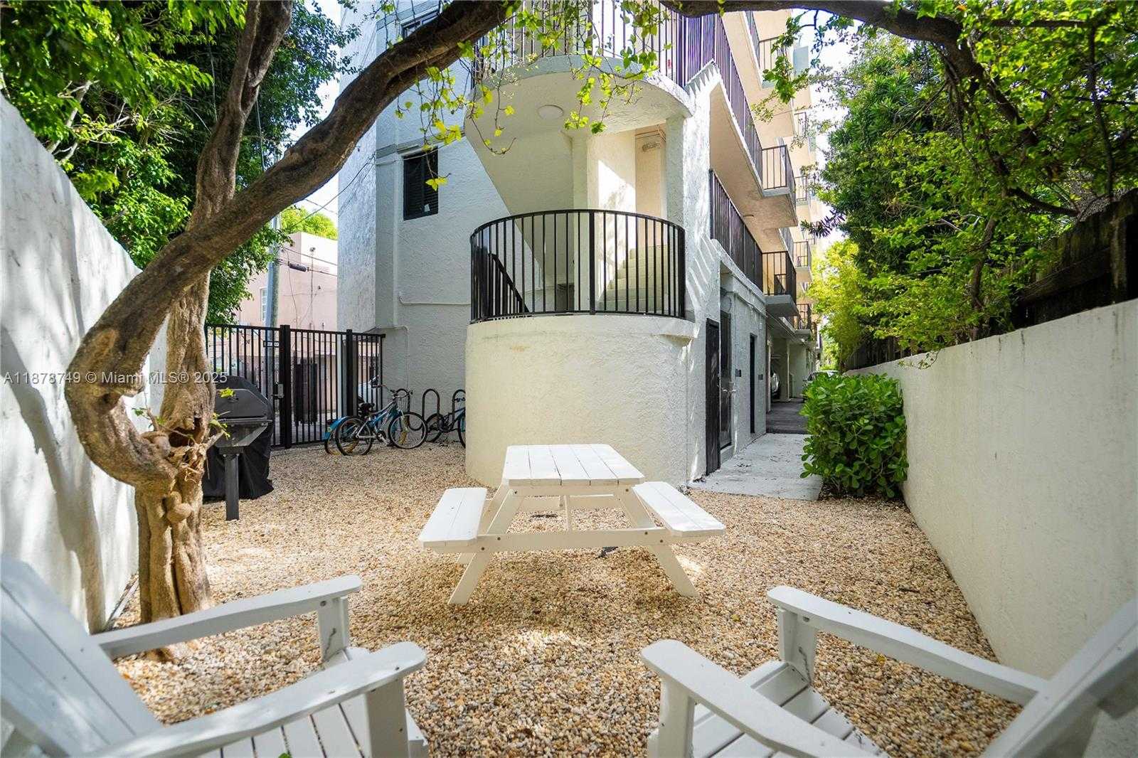 Small Image of 6960 RUE VENDOME #301, Miami Beach Number 29
