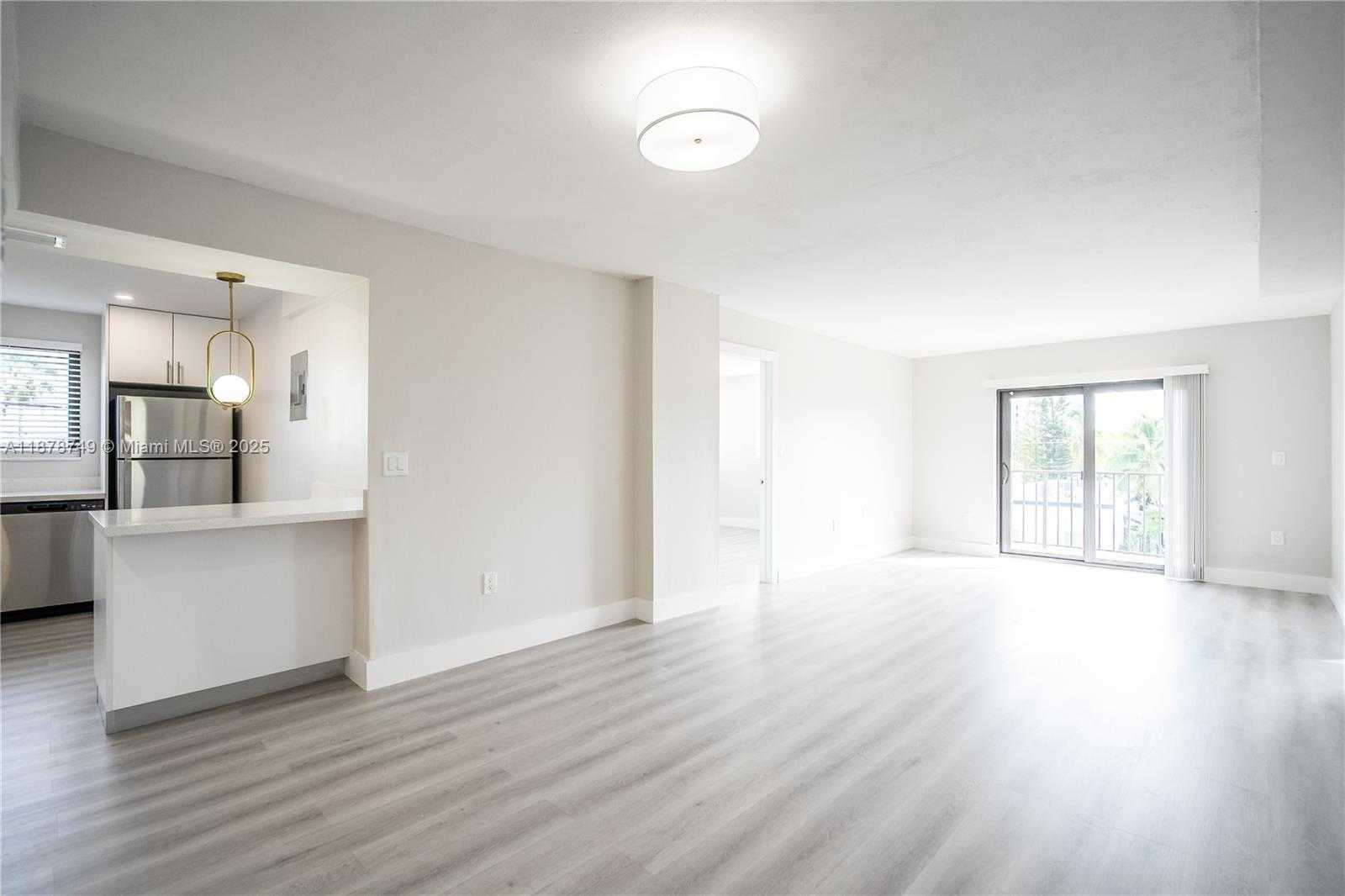 Small Image of 6960 RUE VENDOME #301, Miami Beach Number 3