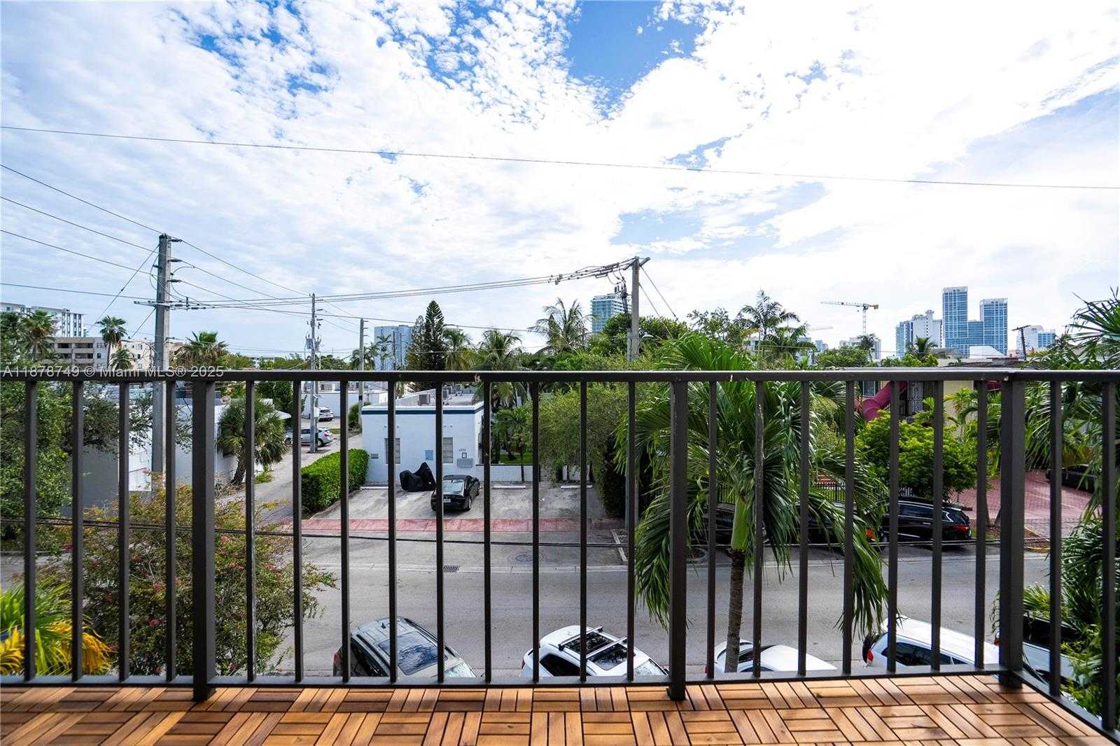Small Image of 6960 RUE VENDOME #301, Miami Beach Number 4