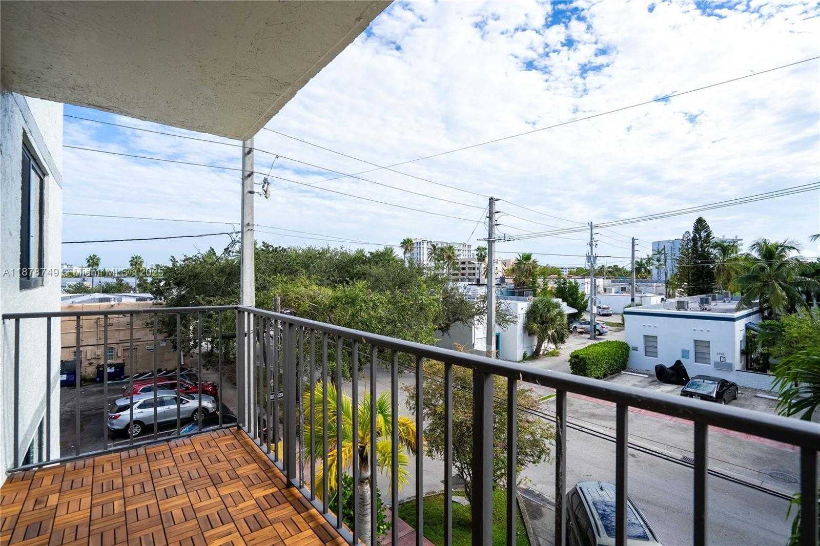 Small Image of 6960 RUE VENDOME #301, Miami Beach Number 6