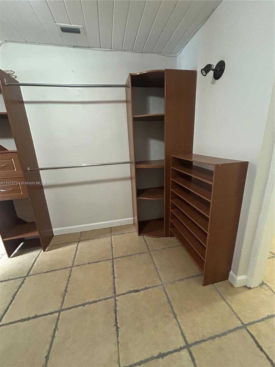 Small Image of 1320 SOUTH WEST 102ND CT, Miami Number 12