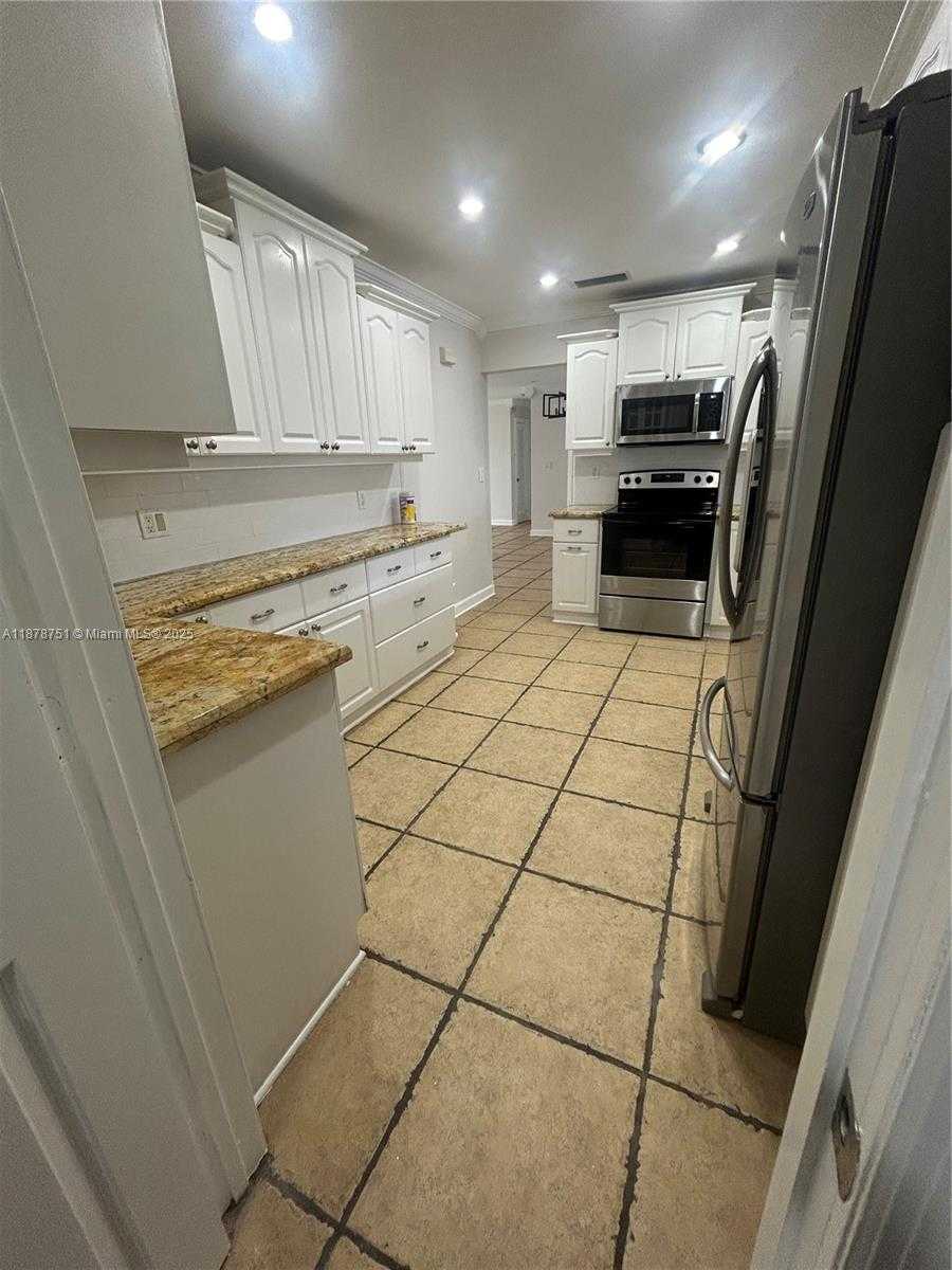 Small Image of 1320 SOUTH WEST 102ND CT, Miami Number 14
