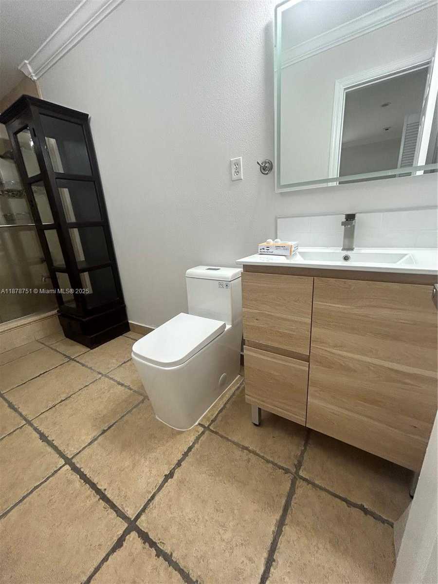 Small Image of 1320 SOUTH WEST 102ND CT, Miami Number 15