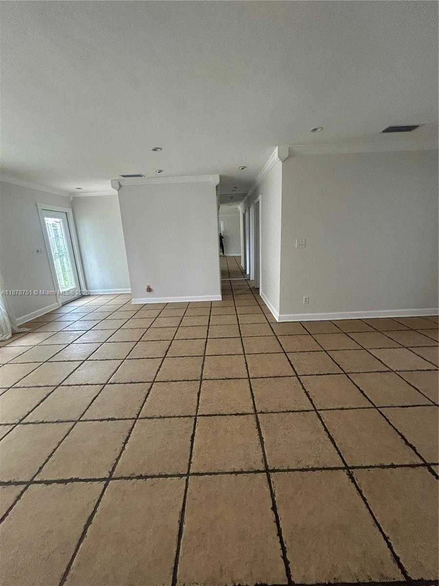 Small Image of 1320 SOUTH WEST 102ND CT, Miami Number 16