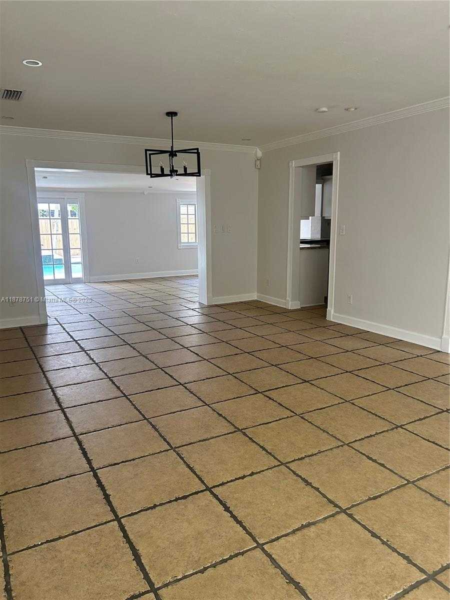 Small Image of 1320 SOUTH WEST 102ND CT, Miami Number 19