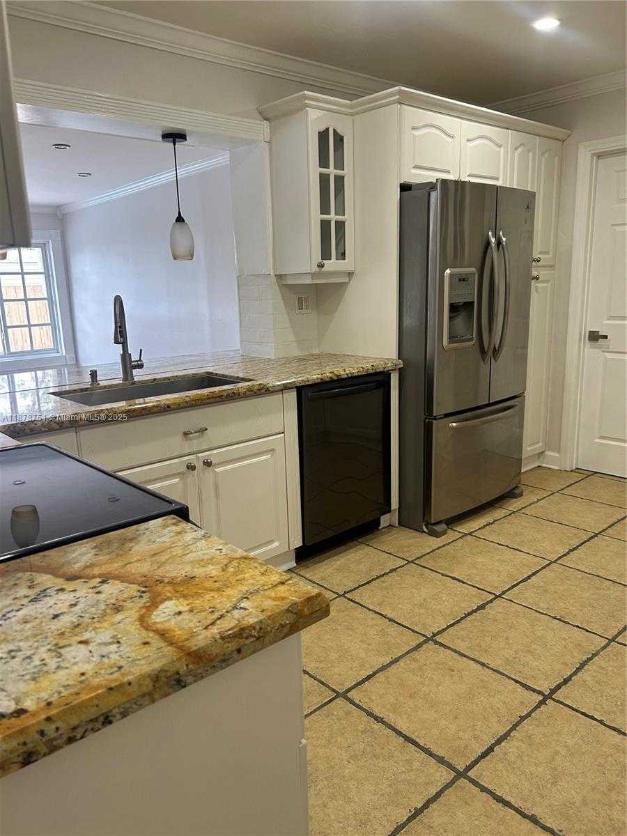 Small Image of 1320 SOUTH WEST 102ND CT, Miami Number 21