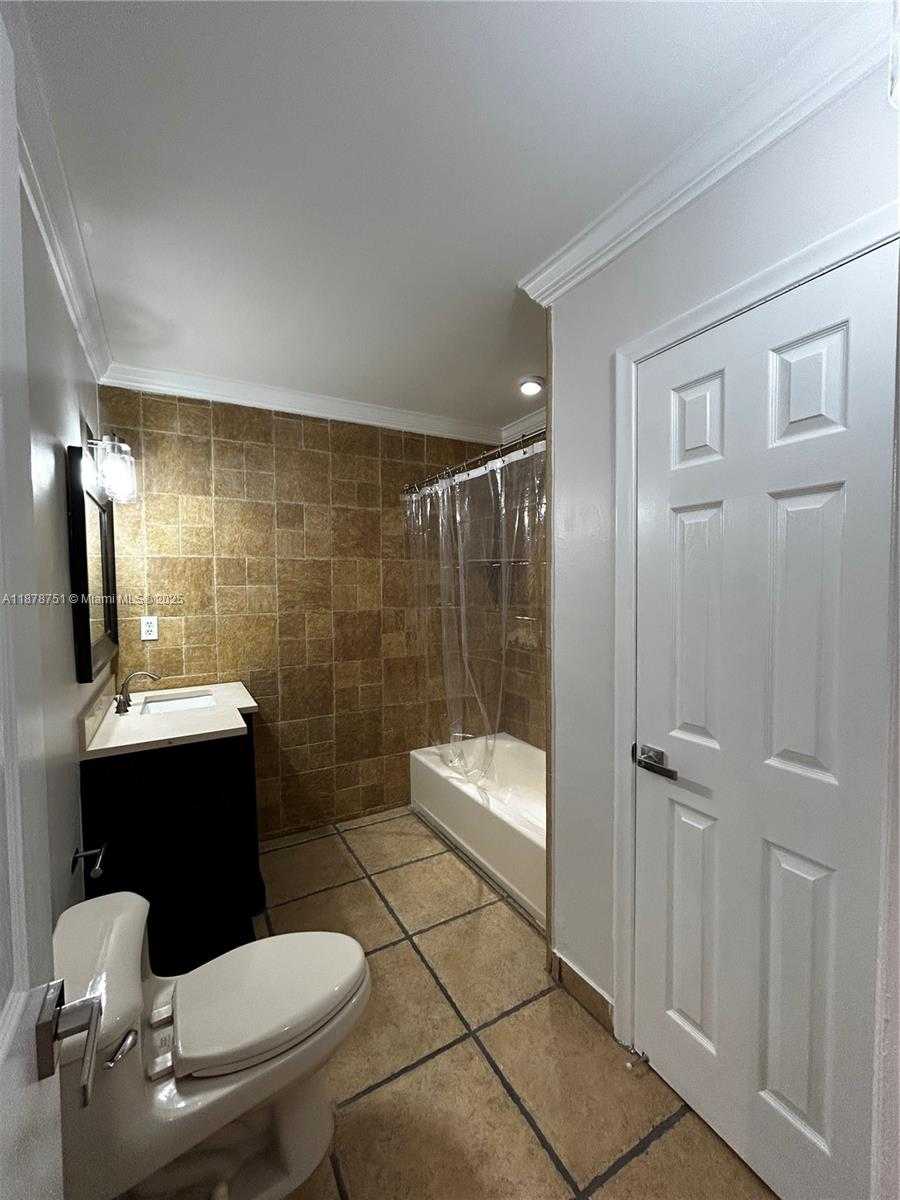 Small Image of 1320 SOUTH WEST 102ND CT, Miami Number 32