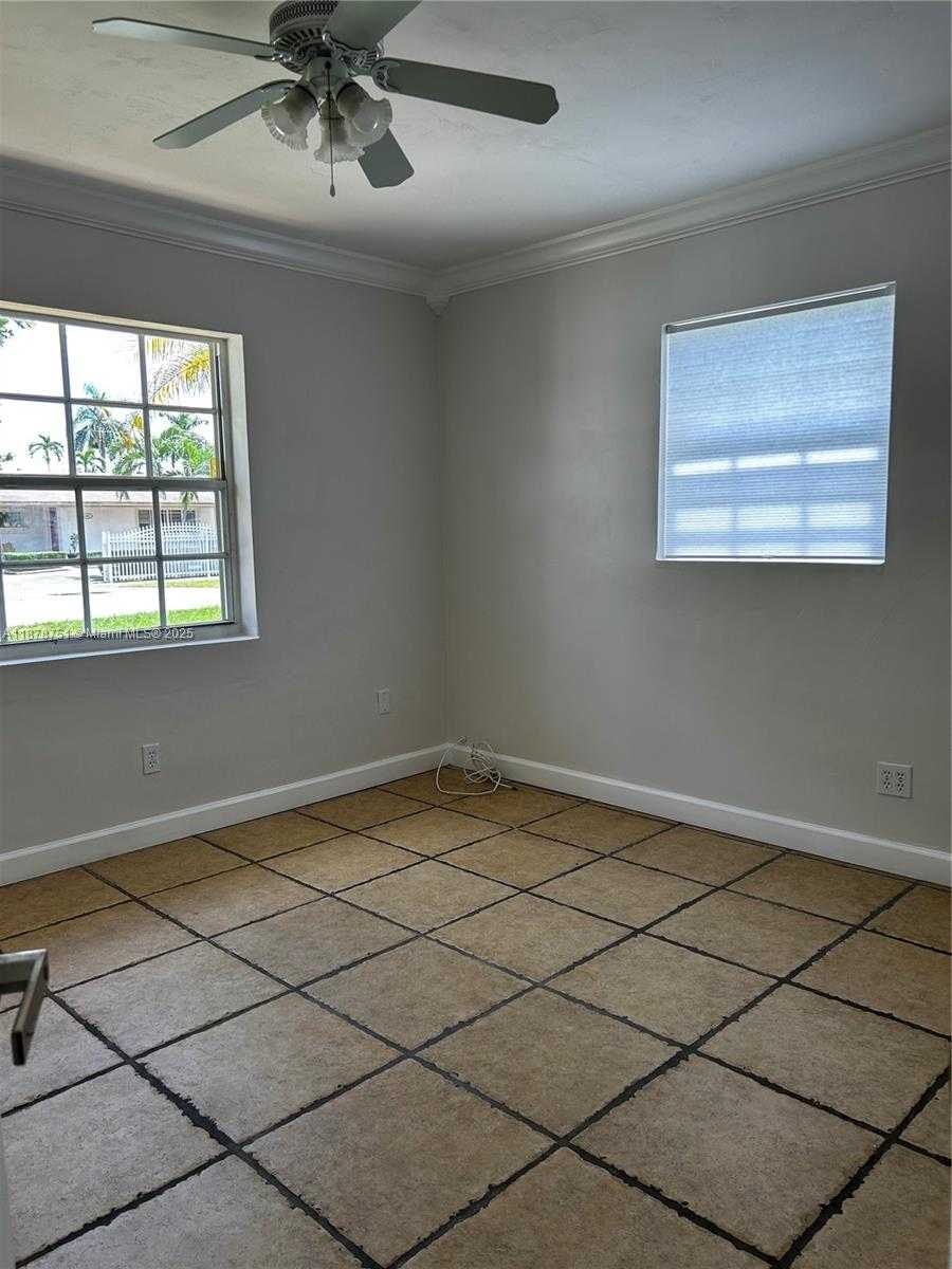 Small Image of 1320 SOUTH WEST 102ND CT, Miami Number 33