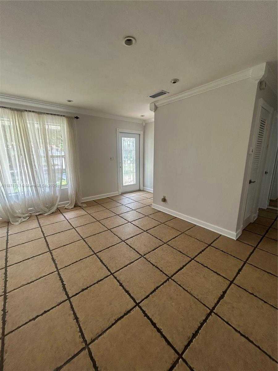 Small Image of 1320 SOUTH WEST 102ND CT, Miami Number 8
