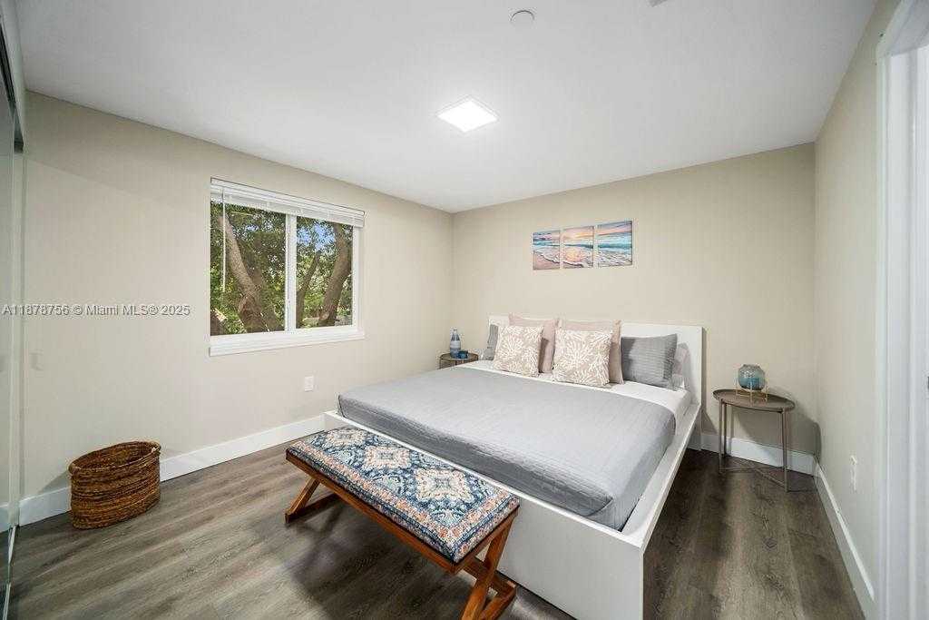 Small Image of 2311 SCOTT ST #4, Hollywood Number 16