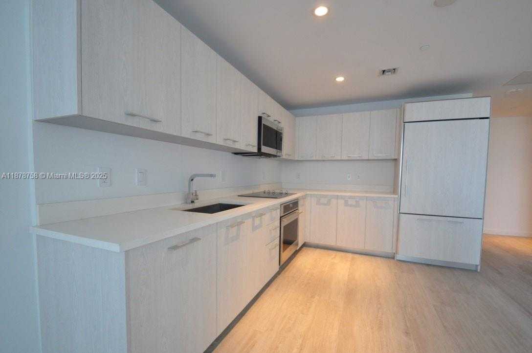 Small Image of 55 SOUTH WEST 9TH ST #2810, Miami Number 4
