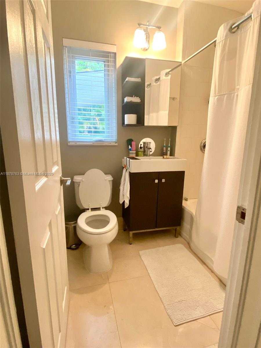 Small Image of 4050 MATHESON AVE, Miami Number 13
