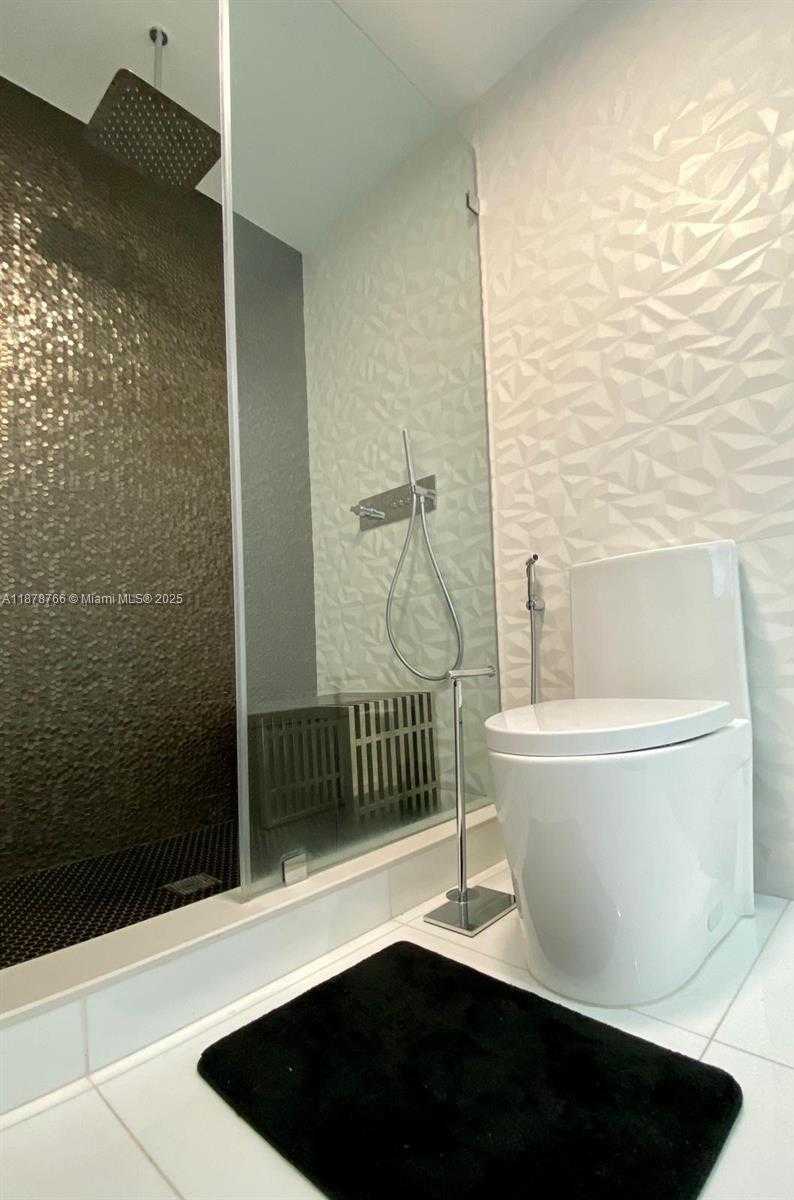 Small Image of 1900 NORTH BAYSHORE DR #3312, Miami Number 18
