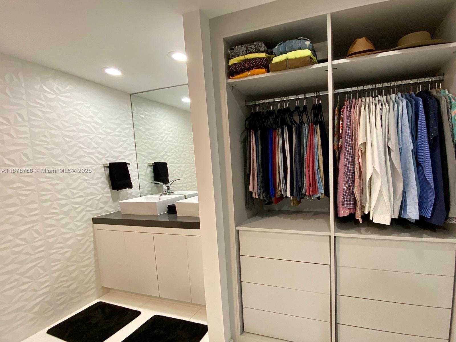 Small Image of 1900 NORTH BAYSHORE DR #3312, Miami Number 20