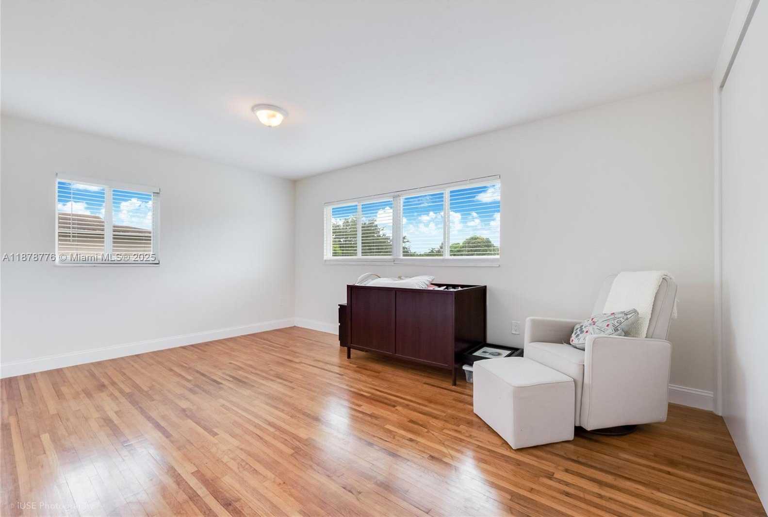 Small Image of 9975 SOUTH WEST 85TH ST, Miami Number 10
