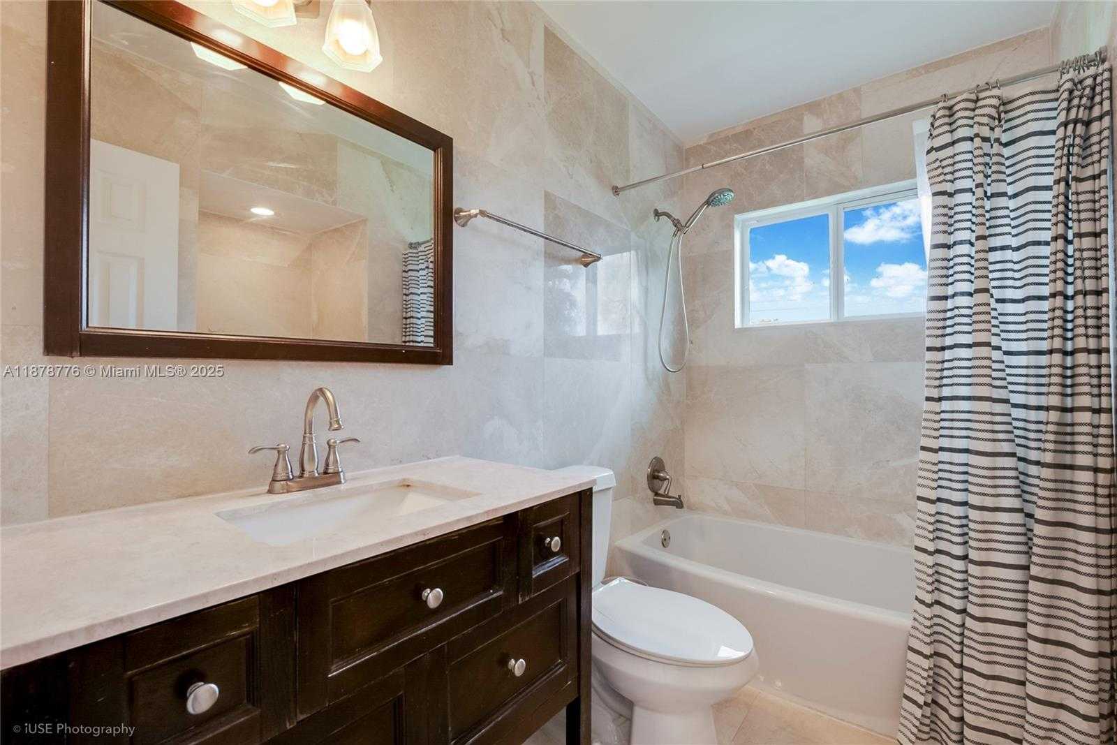 Small Image of 9975 SOUTH WEST 85TH ST, Miami Number 11