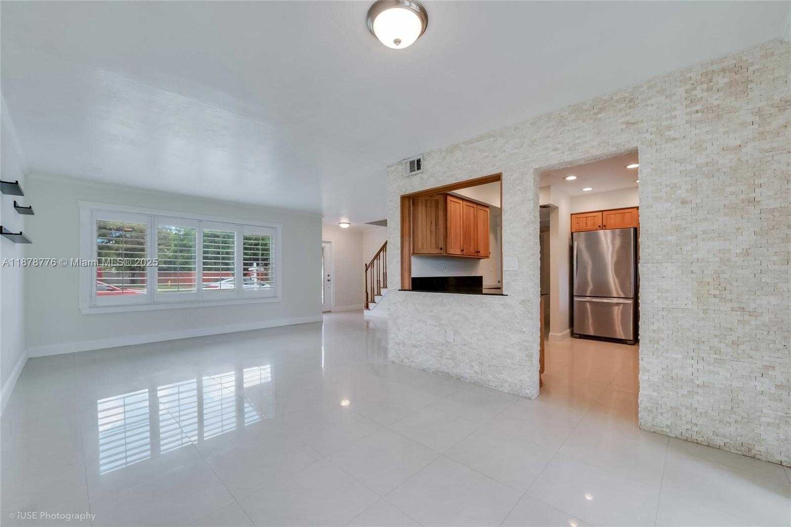 Small Image of 9975 SOUTH WEST 85TH ST, Miami Number 3