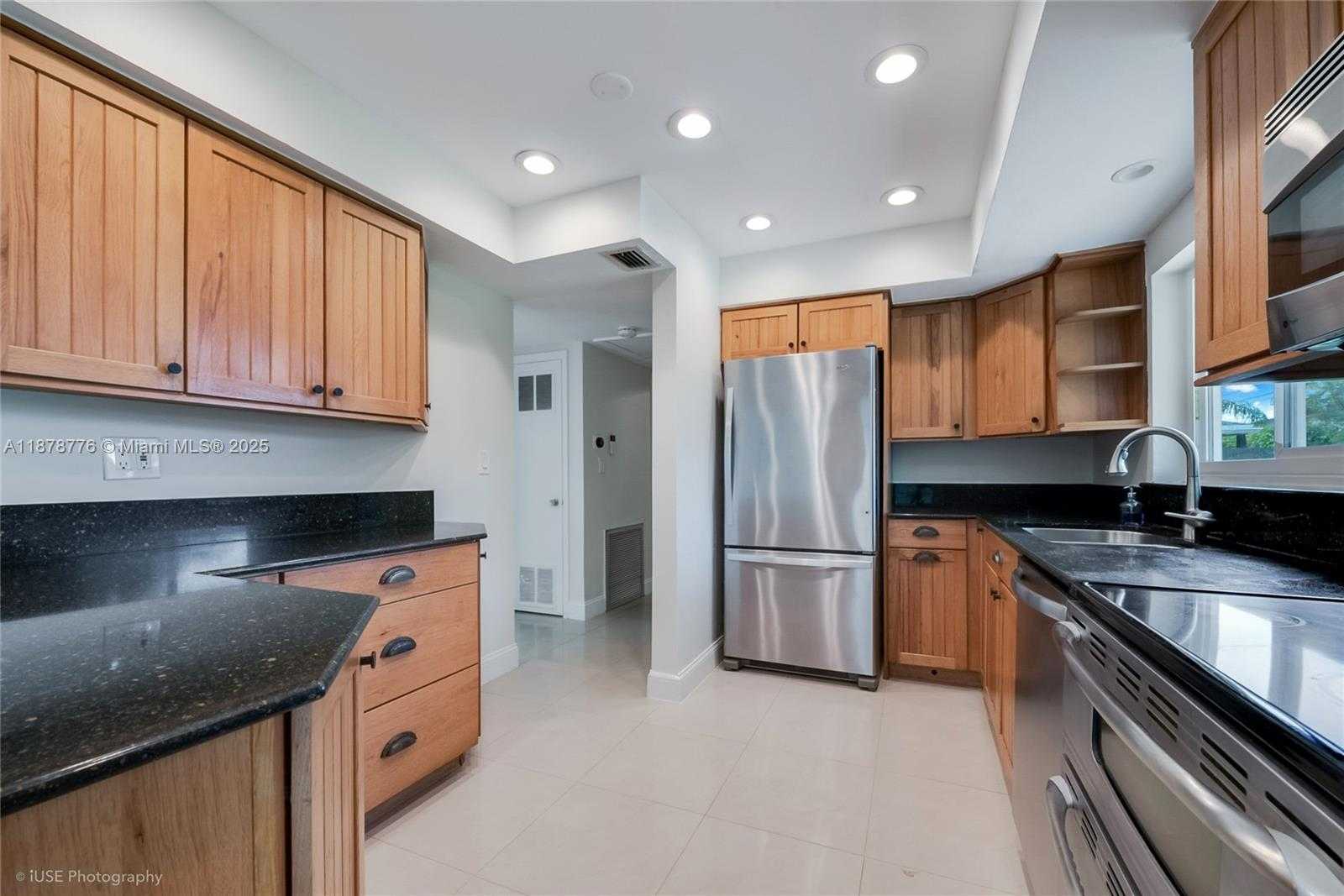 Small Image of 9975 SOUTH WEST 85TH ST, Miami Number 4