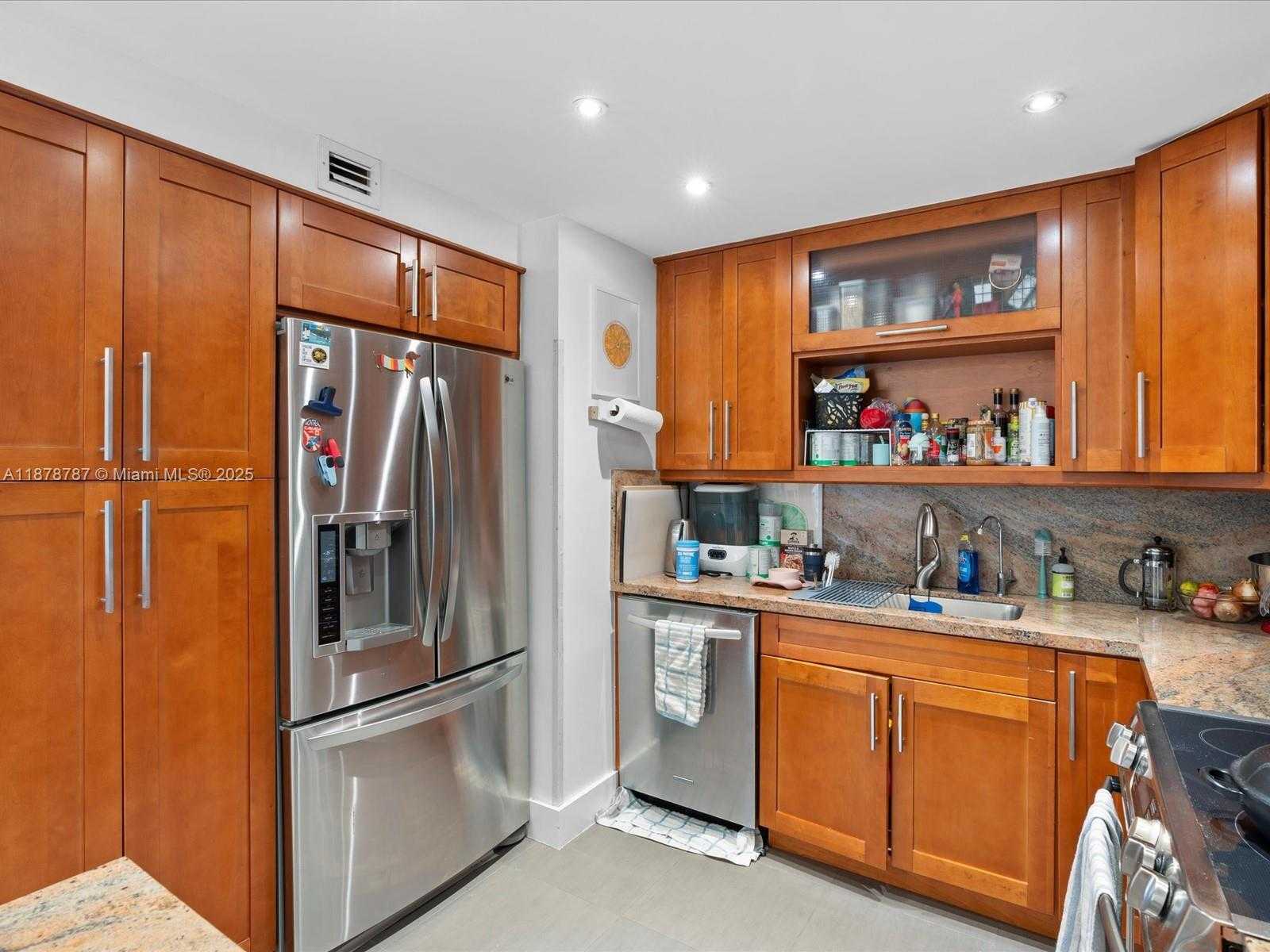 Small Image of 1450 BRICKELL BAY DR #608, Miami Number 13