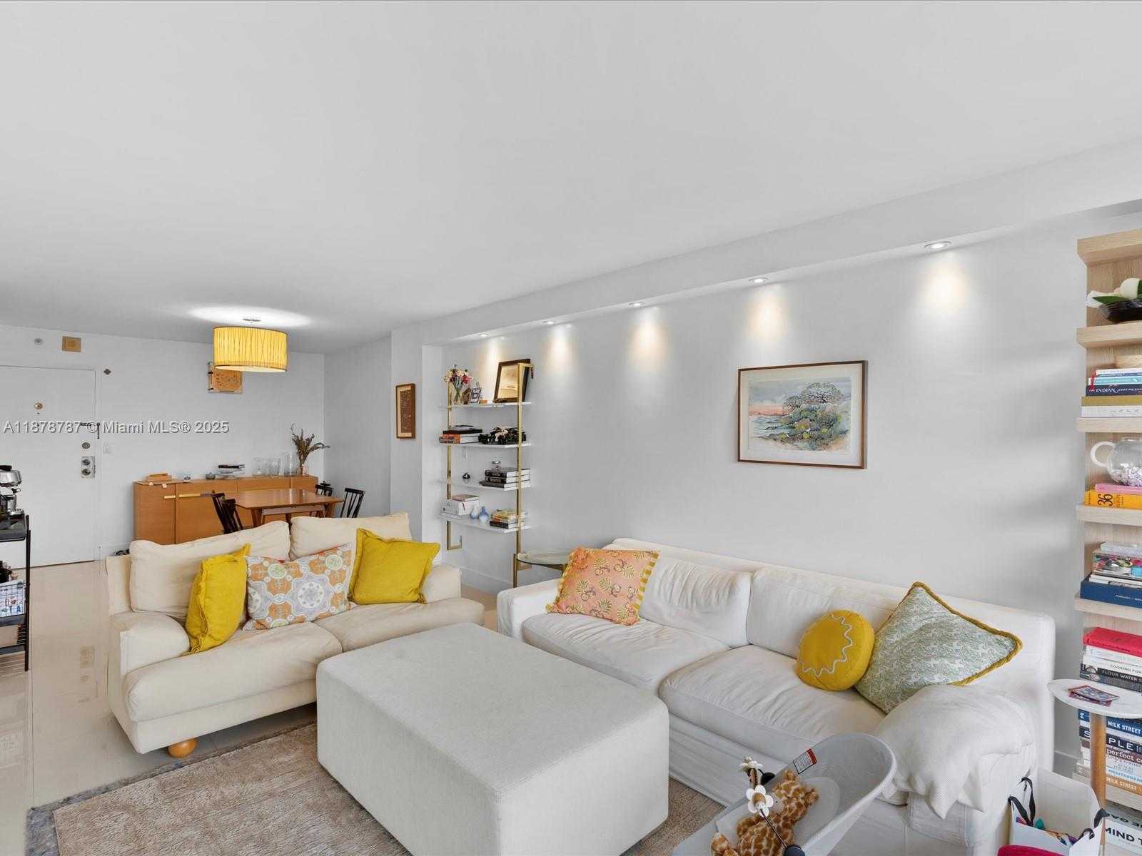 Small Image of 1450 BRICKELL BAY DR #608, Miami Number 14
