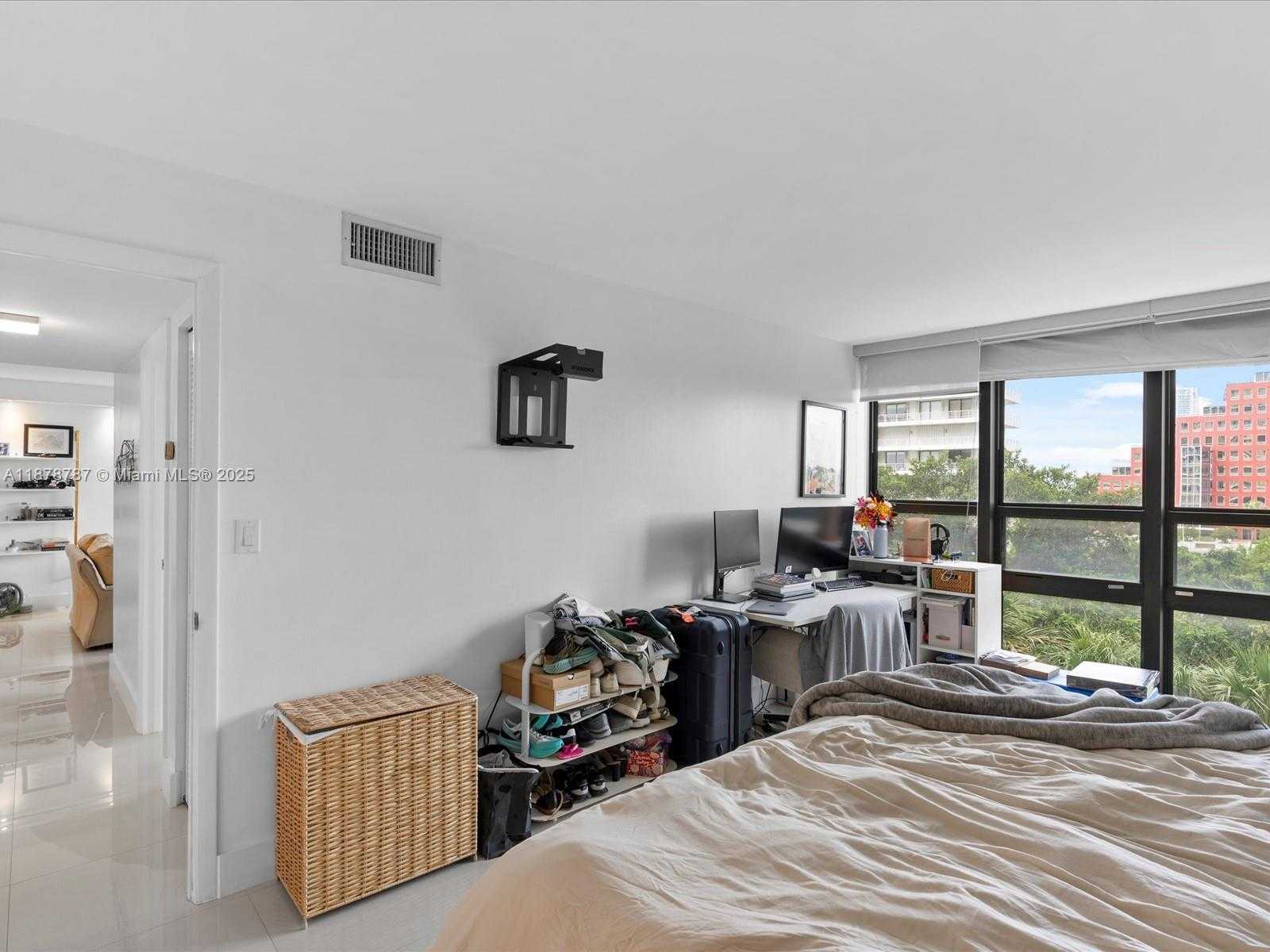 Small Image of 1450 BRICKELL BAY DR #608, Miami Number 26