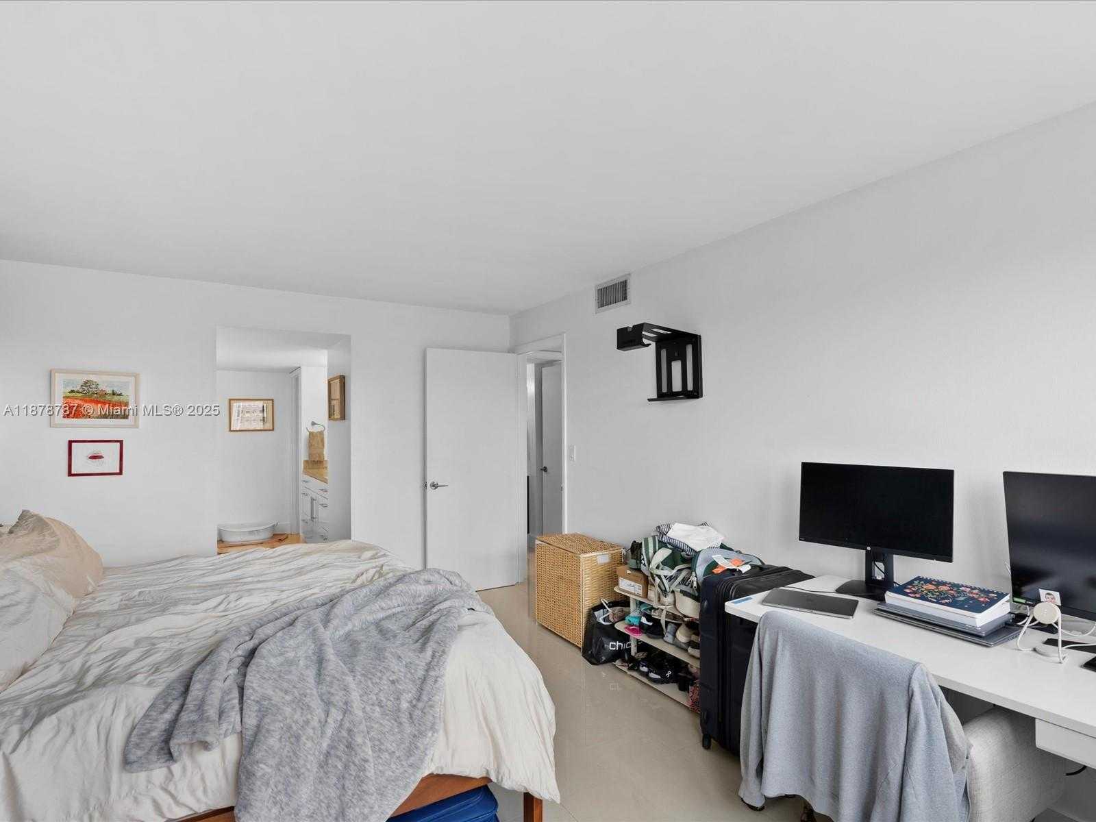 Small Image of 1450 BRICKELL BAY DR #608, Miami Number 27