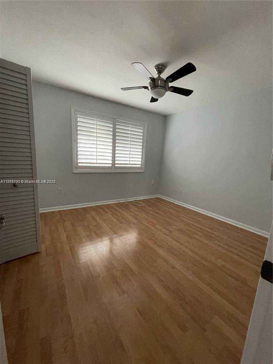 Small Image of 10540 SOUTH WEST 96TH ST, Miami Number 11