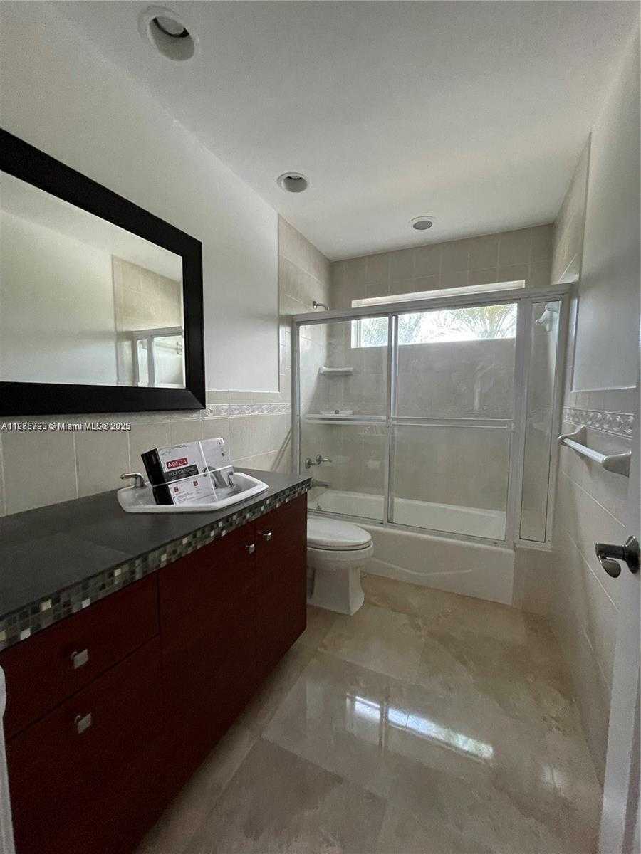 Small Image of 10540 SOUTH WEST 96TH ST, Miami Number 12