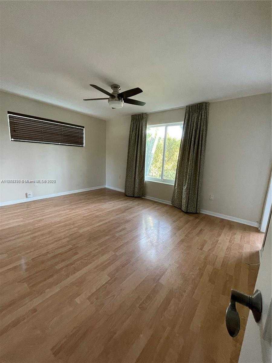 Small Image of 10540 SOUTH WEST 96TH ST, Miami Number 14