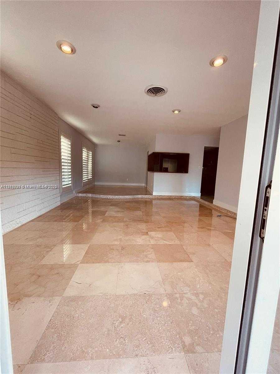 Small Image of 10540 SOUTH WEST 96TH ST, Miami Number 8