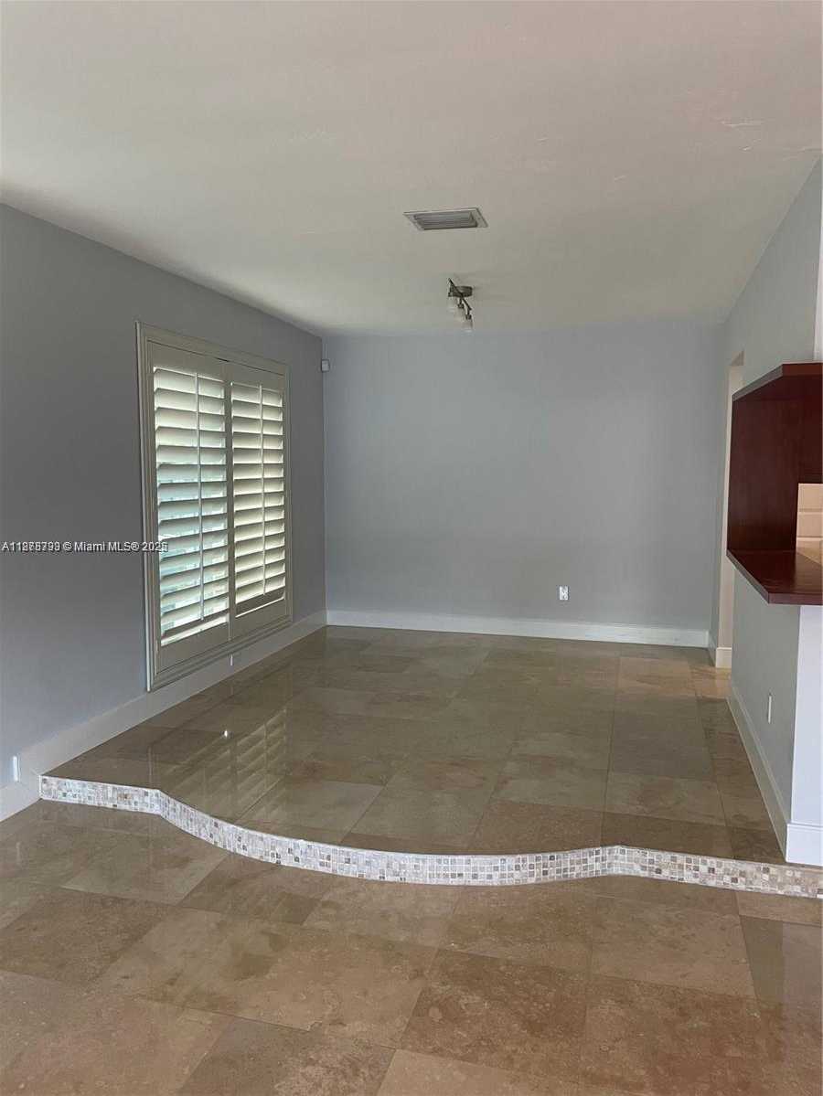 Small Image of 10540 SOUTH WEST 96TH ST, Miami Number 9