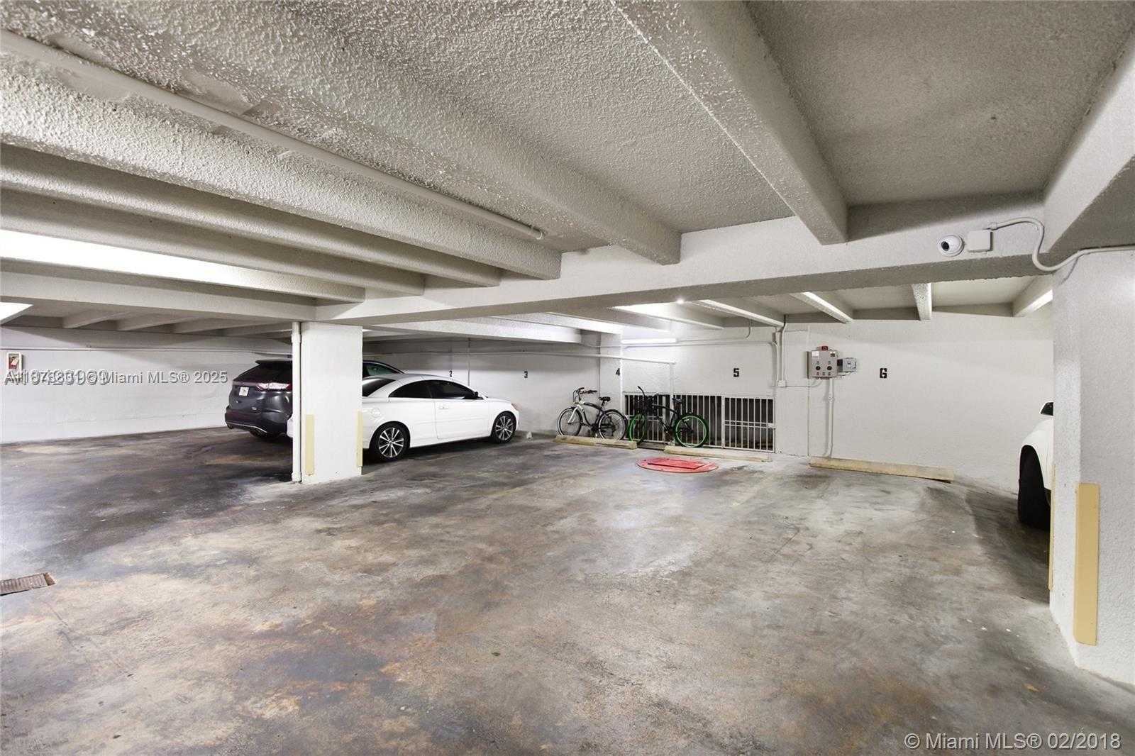 Small Image of 1345 LINCOLN RD #305, Miami Beach Number 10