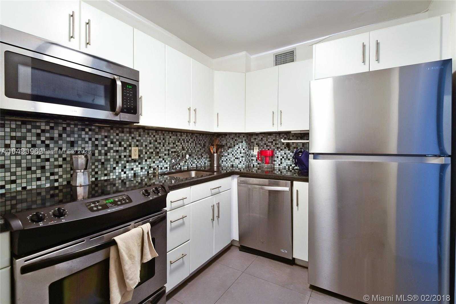 Small Image of 1345 LINCOLN RD #305, Miami Beach Number 3