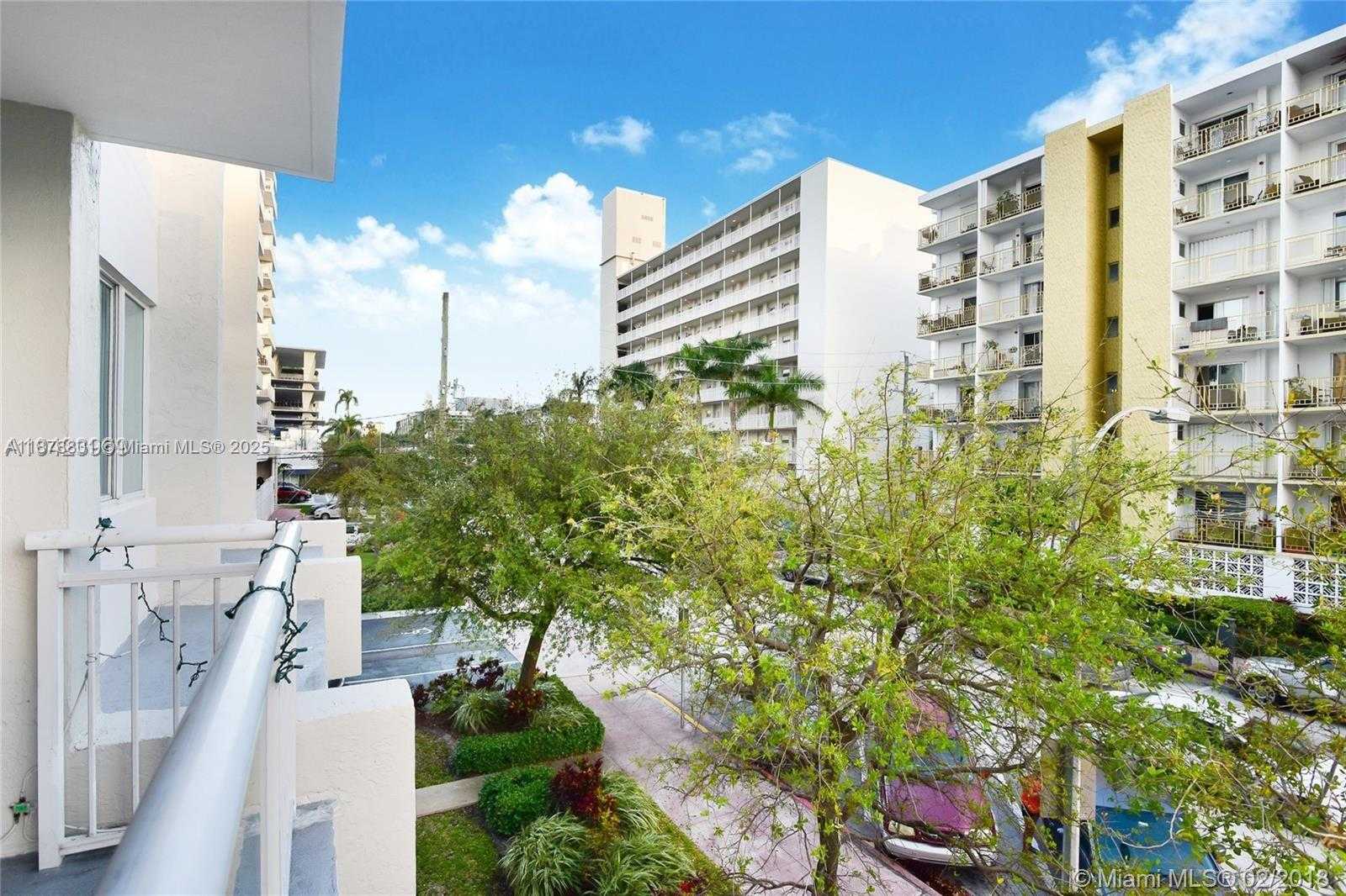Small Image of 1345 LINCOLN RD #305, Miami Beach Number 8