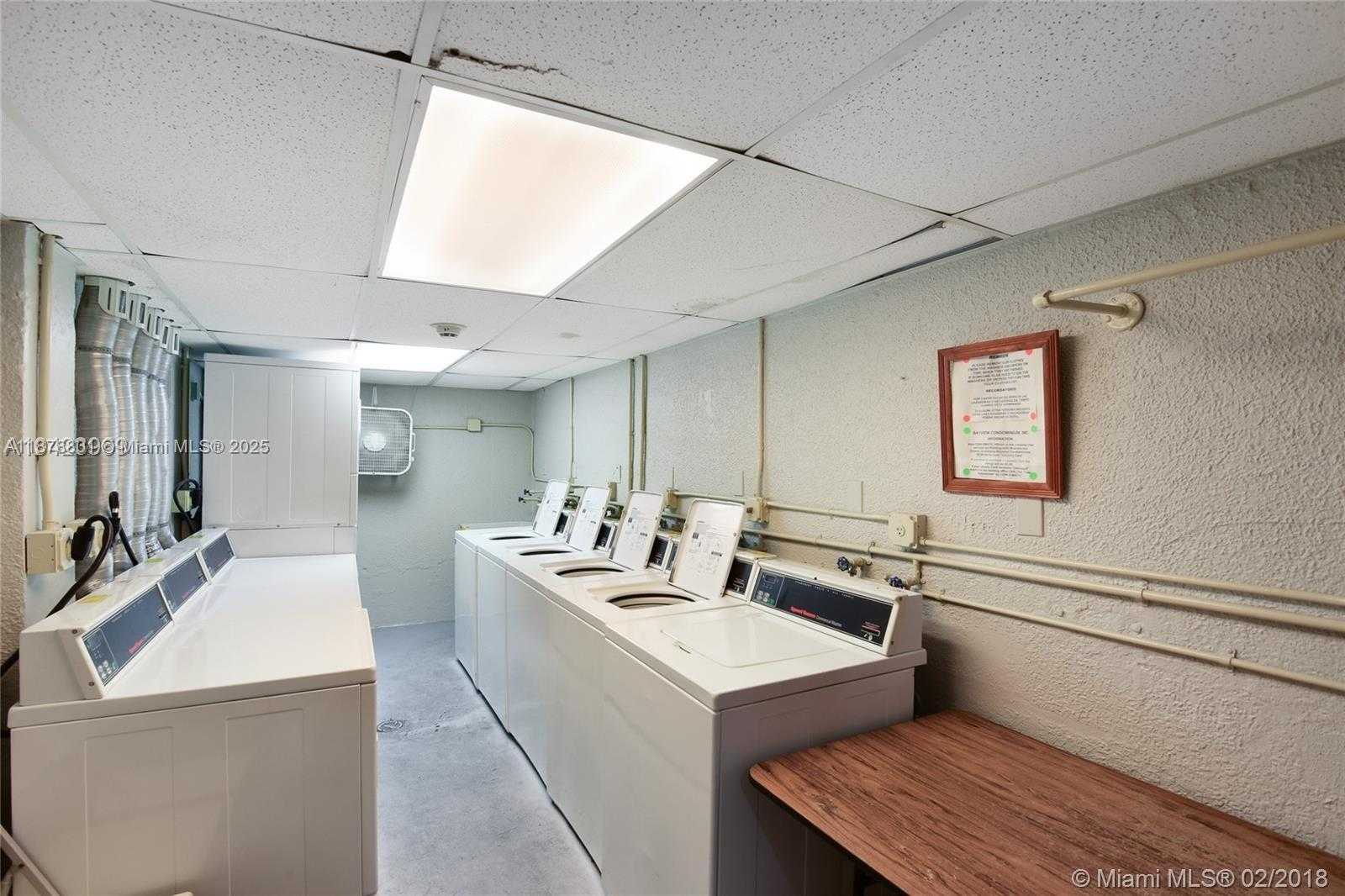 Small Image of 1345 LINCOLN RD #305, Miami Beach Number 9