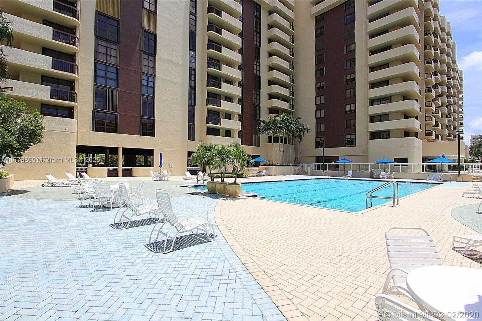 Small Image of 600 BILTMORE WAY #320, Coral Gables Number 3