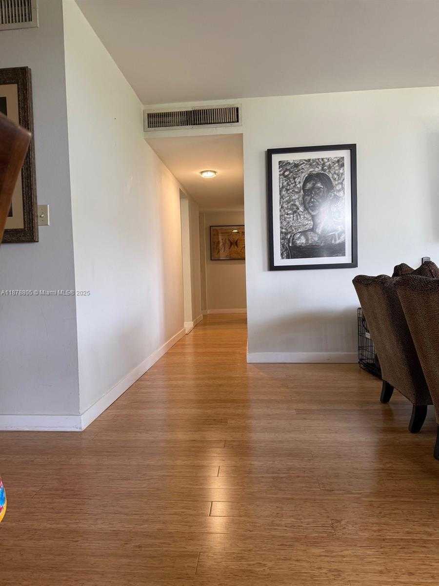 Small Image of 600 BILTMORE WAY #320, Coral Gables Number 4