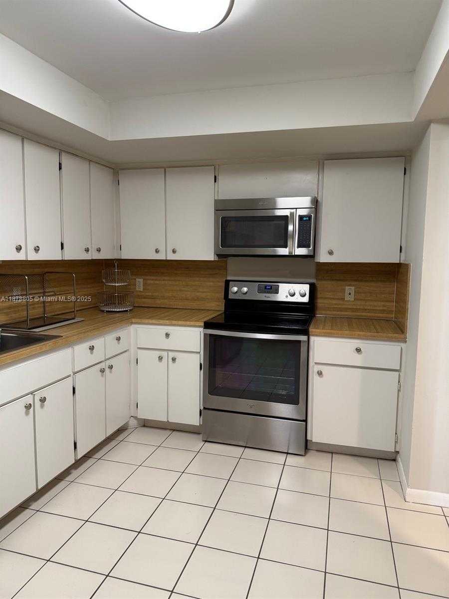 Small Image of 600 BILTMORE WAY #320, Coral Gables Number 8