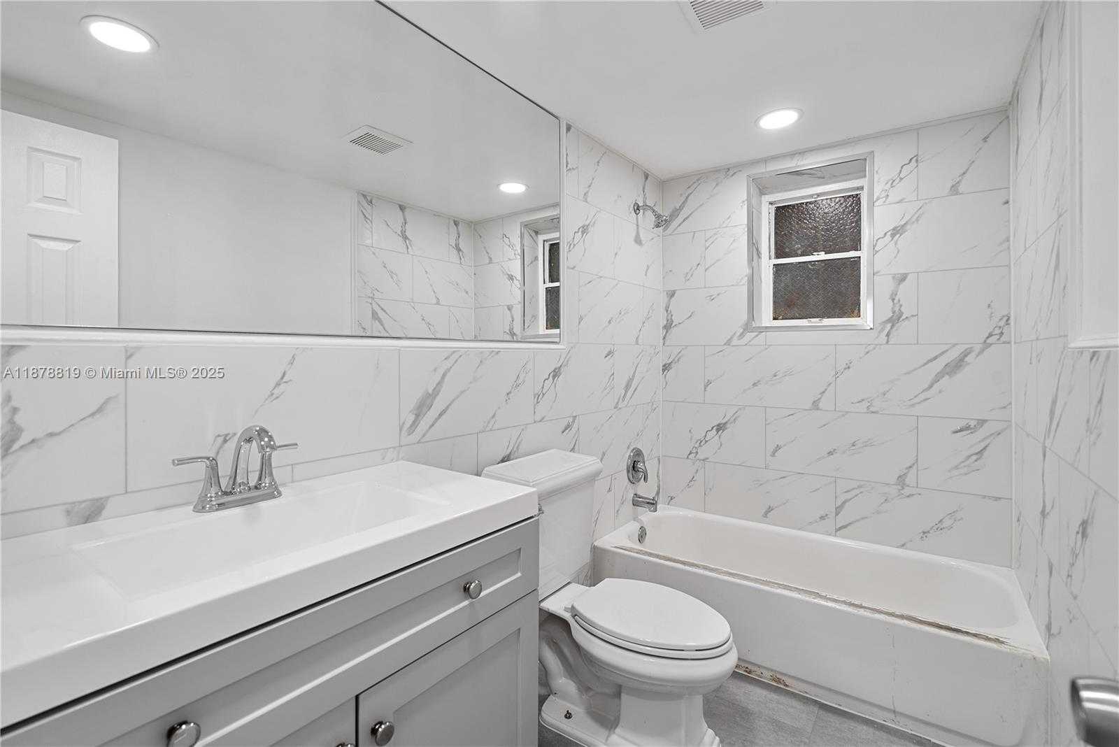 Small Image of 8305 CRESPI BLVD #2D, Miami Beach Number 10