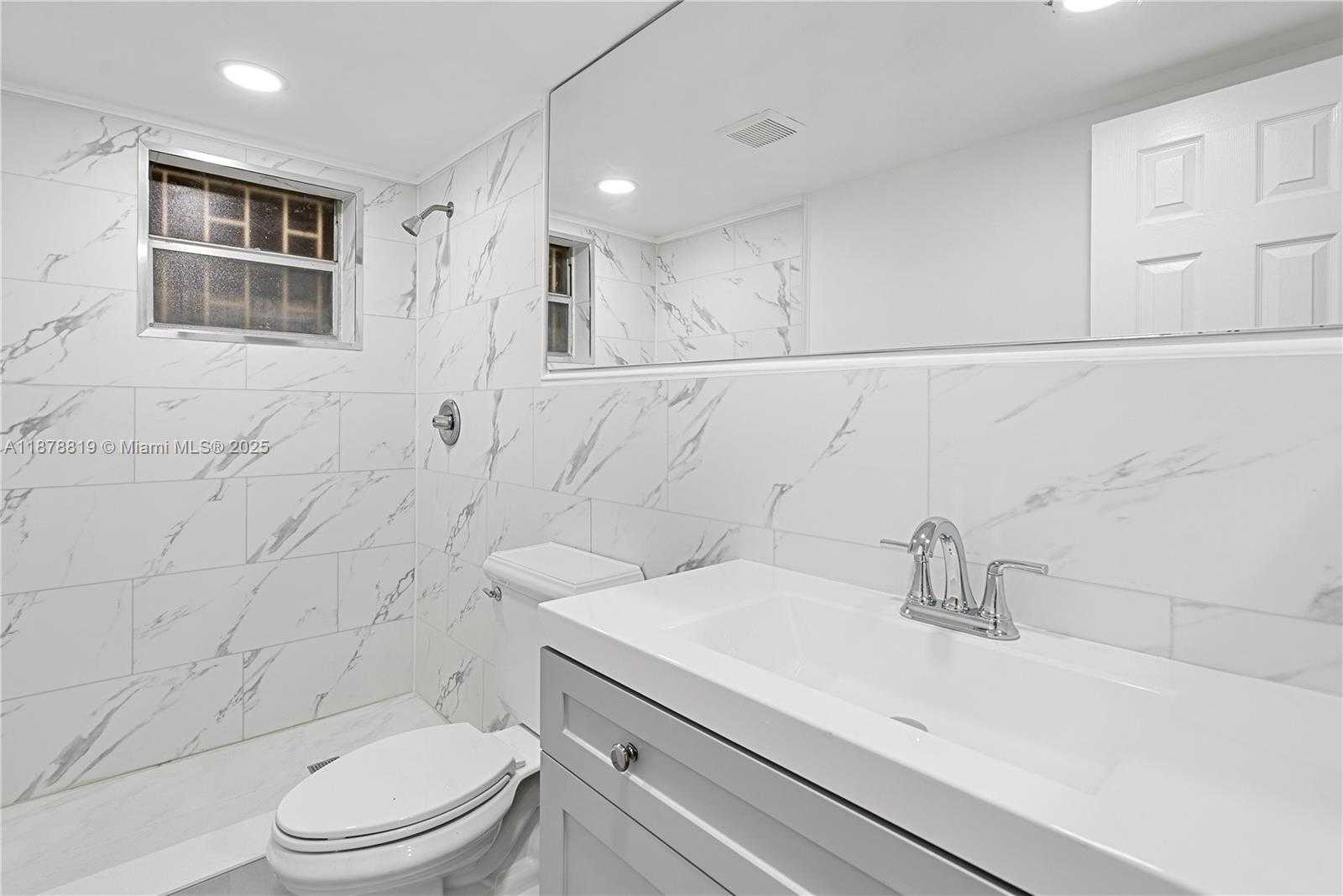 Small Image of 8305 CRESPI BLVD #2D, Miami Beach Number 11