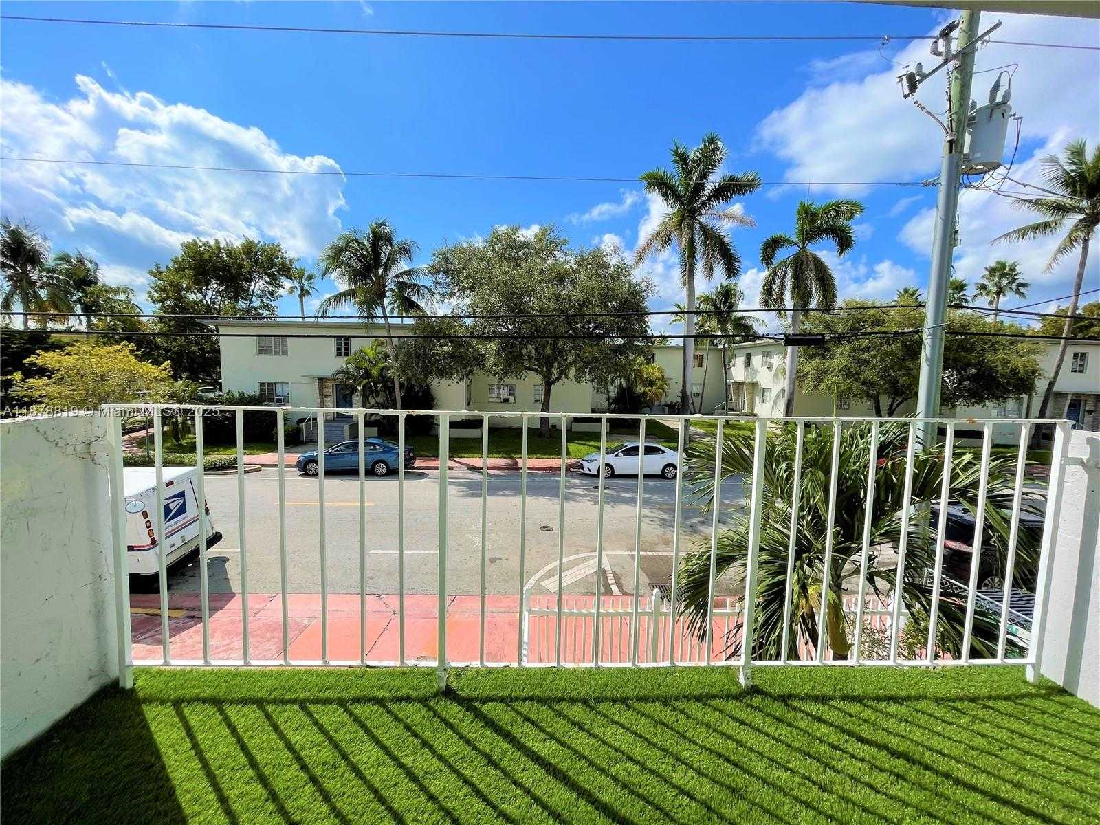 Small Image of 8305 CRESPI BLVD #2D, Miami Beach Number 15