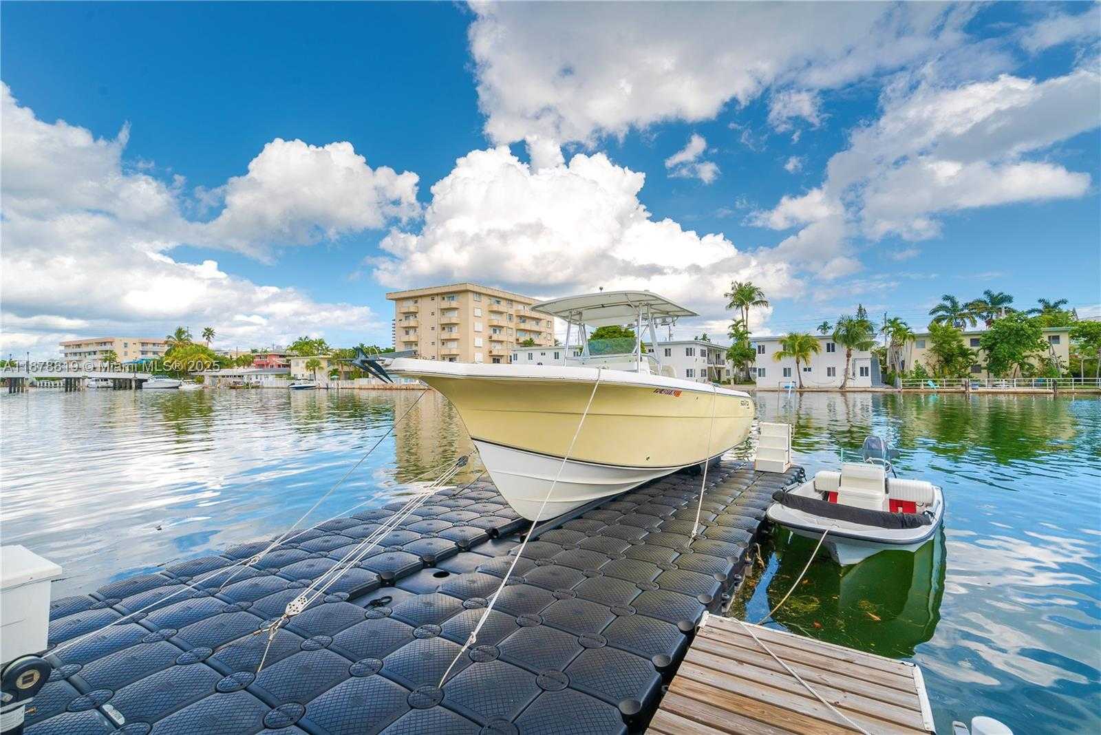 Small Image of 8305 CRESPI BLVD #2D, Miami Beach Number 22