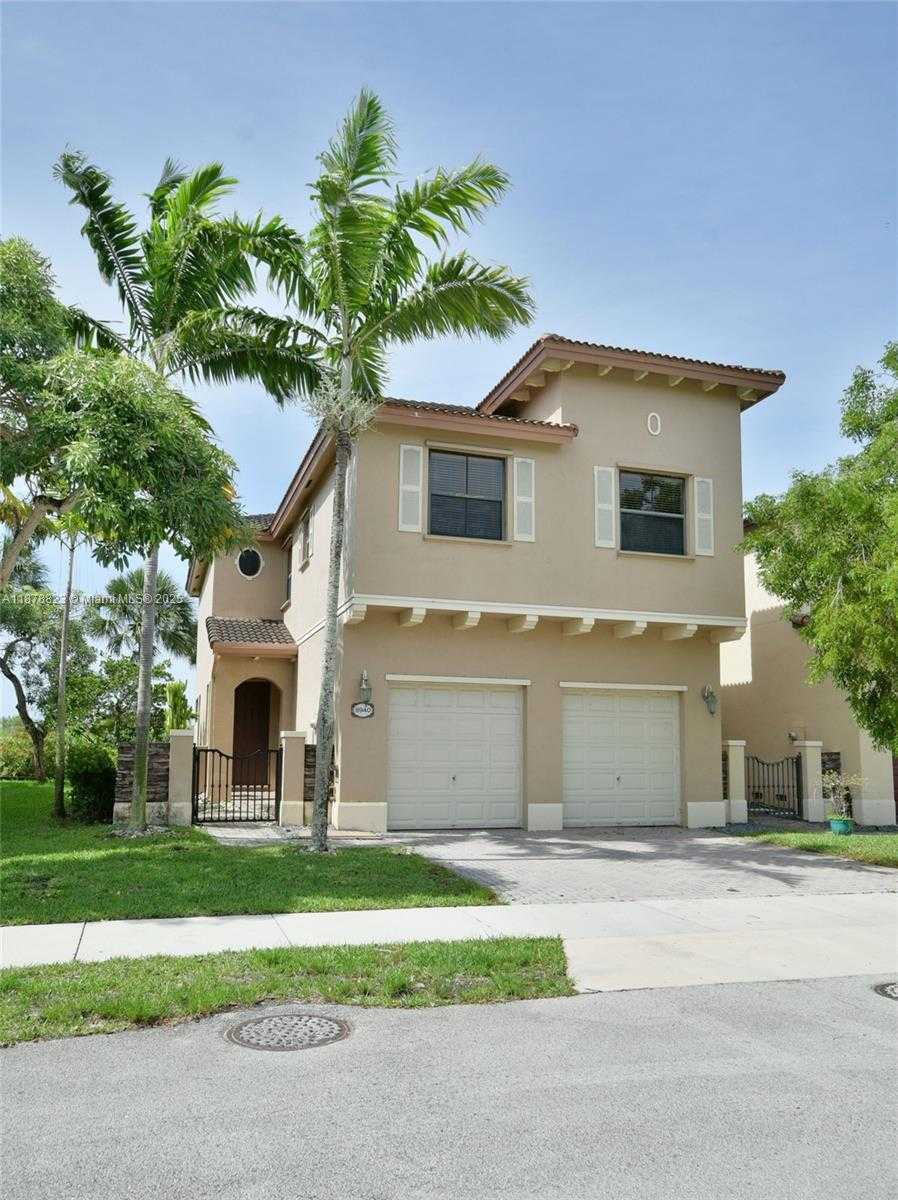 Small Image of 8940 SOUTH WEST 228TH LN, Cutler Bay Number 3